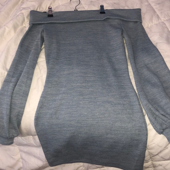 Off the shoulder bell sleeve dress - Picture 1 of 3